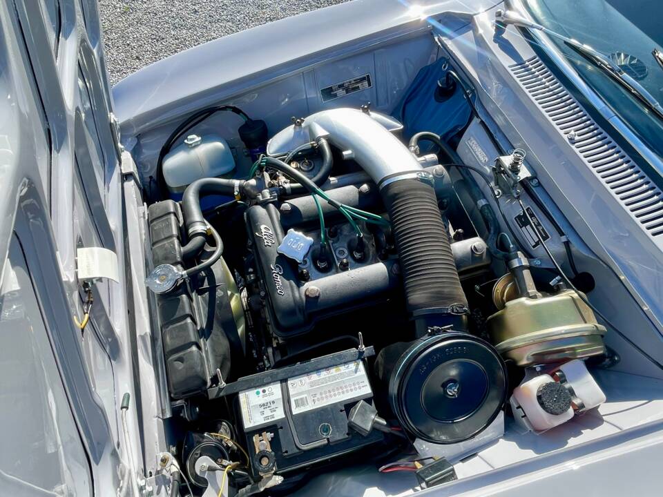 Image 20/47 de Alfa Romeo 1750 GT Veloce (1968)