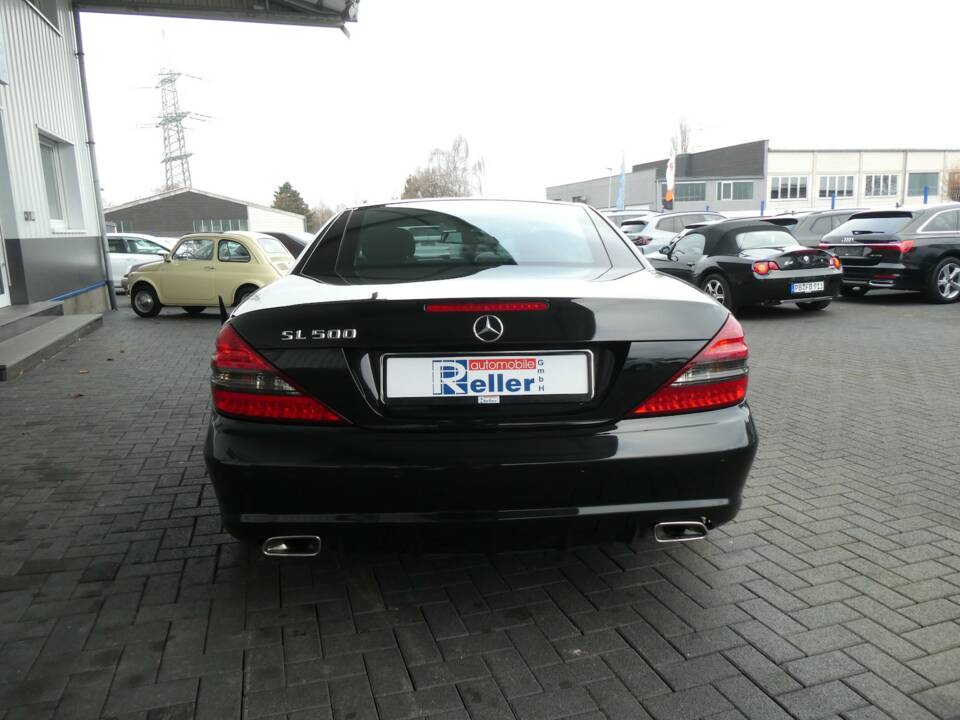 Bild 6/18 von Mercedes-Benz SL 500 (2009)