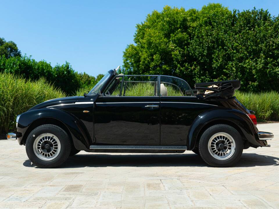 Image 4/50 of Volkswagen Beetle 1303 (1975)