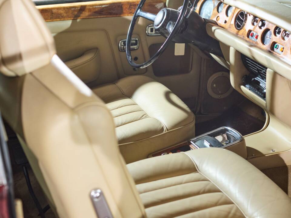 Image 44/62 of Rolls-Royce Silver Shadow I (1969)