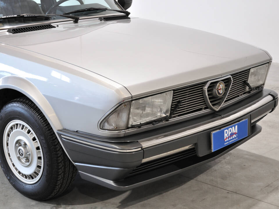 Image 32/40 of Alfa Romeo Alfa 6 - 2.0 (1986)