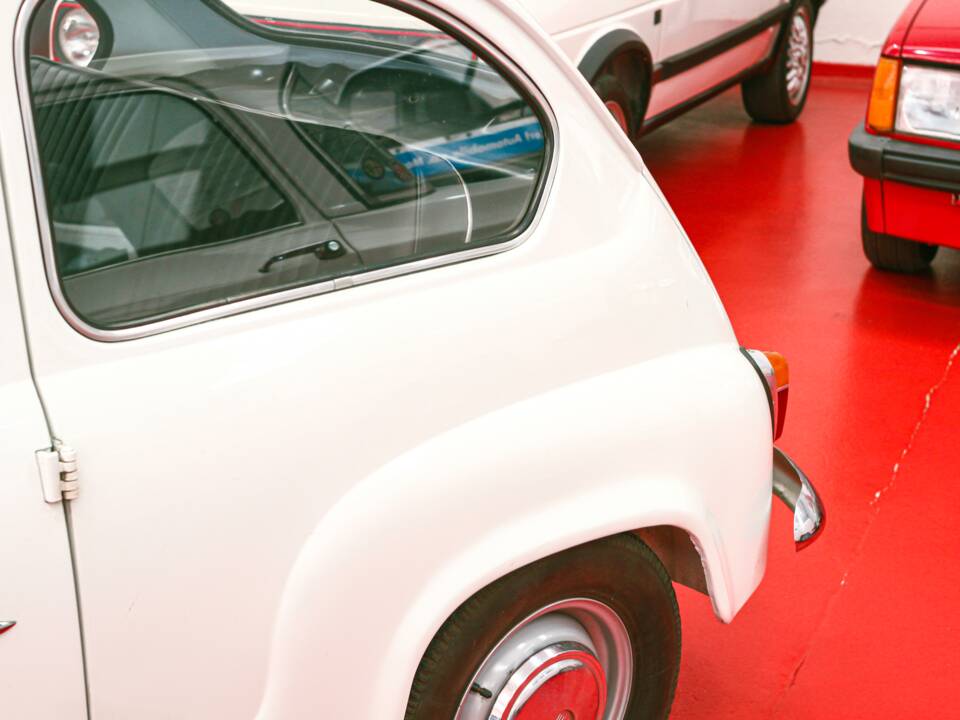 Image 11/32 of SEAT 600 D (1968)