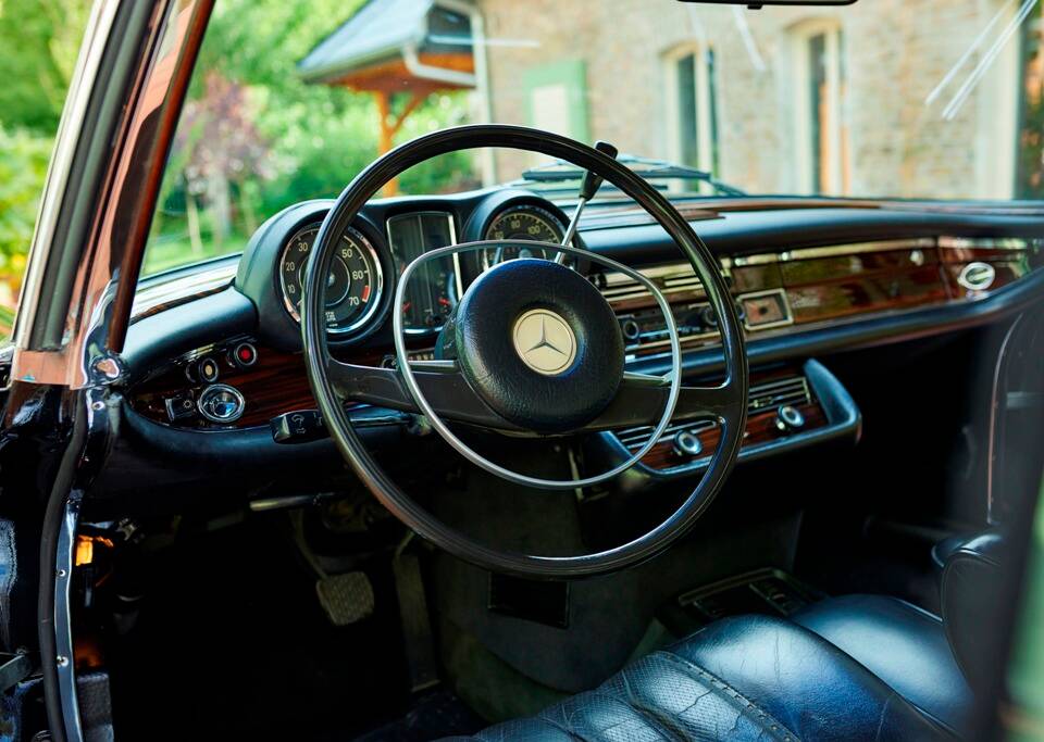 Image 158/188 of Mercedes-Benz 280 SE 3,5 (1971)