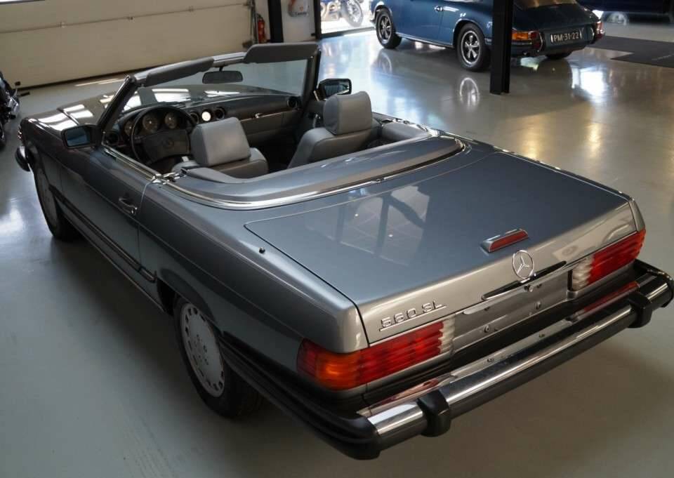 Bild 50/50 von Mercedes-Benz 560 SL (1989)