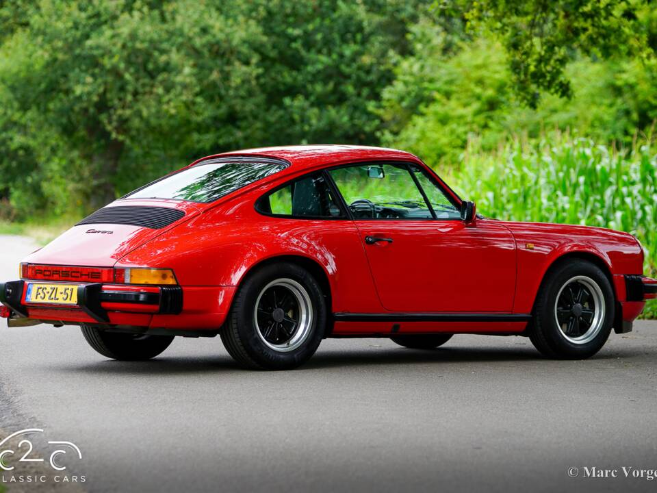 Image 52/63 of Porsche 911 Carrera 3.2 (1986)
