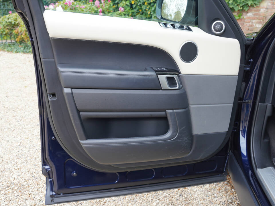 Image 44/50 of Land Rover Range Rover Sport P400e PHEV (2020)
