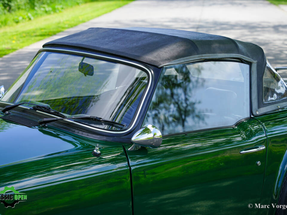 Image 39/52 of Triumph TR 6 (1973)