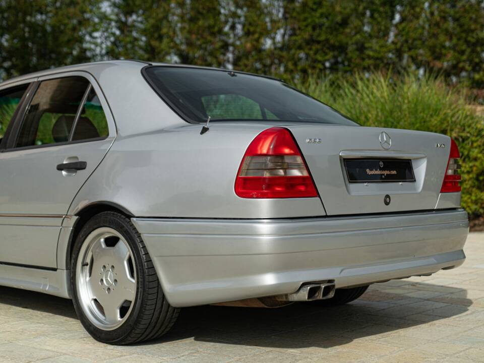 Image 18/50 of Mercedes-Benz C 36 AMG (1995)