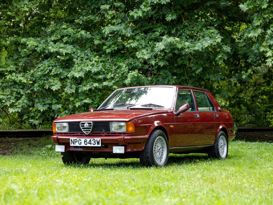 Bild 13/48 von Alfa Romeo Giulietta 2.0 (1981)