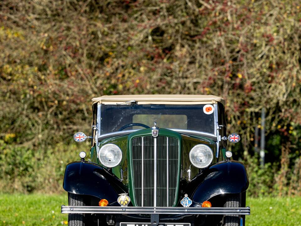Image 40/50 of Morris Eight (1937)