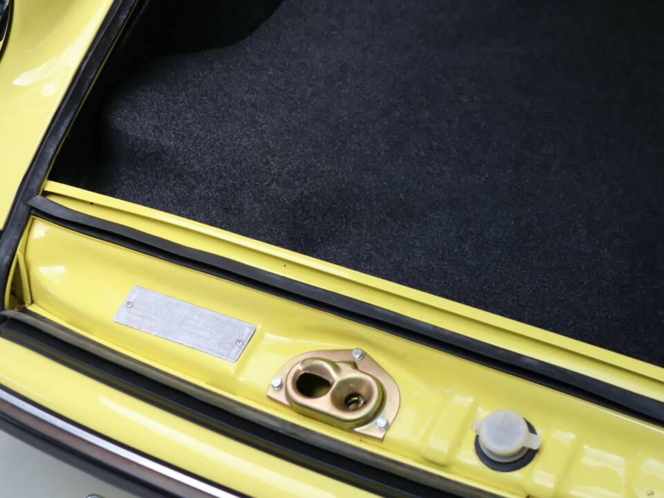 Image 30/50 of Porsche 911 2.2 T (1971)