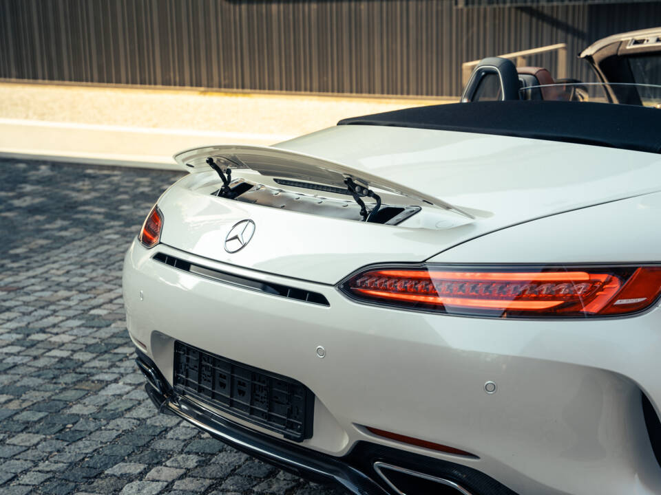 Image 38/100 of Mercedes-AMG GT-C Roadster (2017)