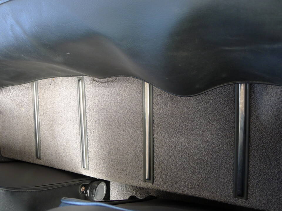 Image 3/36 of Alfa Romeo 2000 Spider Veloce (1982)