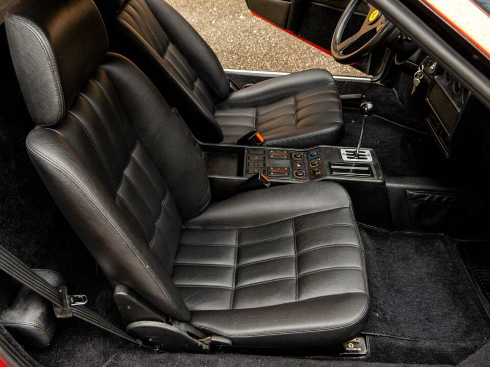 Image 24/26 of Ferrari 208 GTB Turbo (1988)
