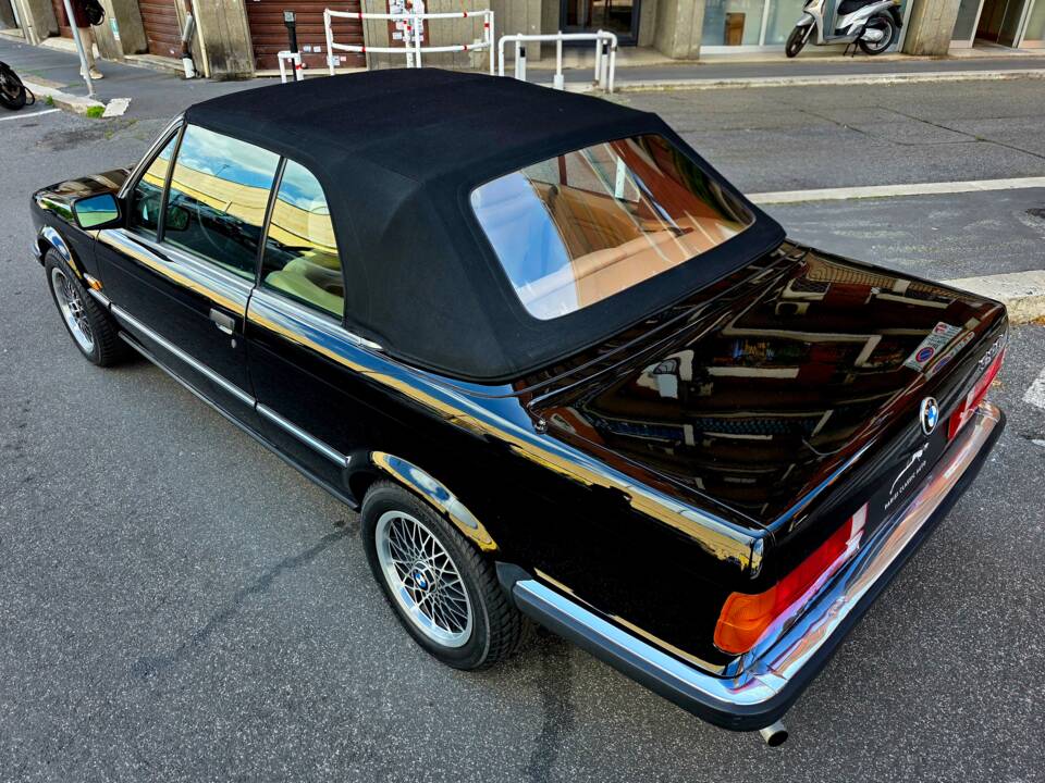 Bild 12/31 von BMW 320i (1988)