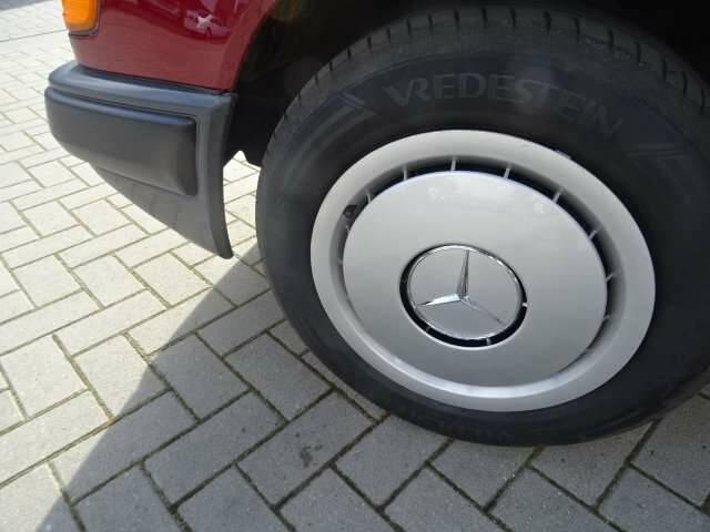 Bild 11/14 von Mercedes-Benz 230 E (1987)