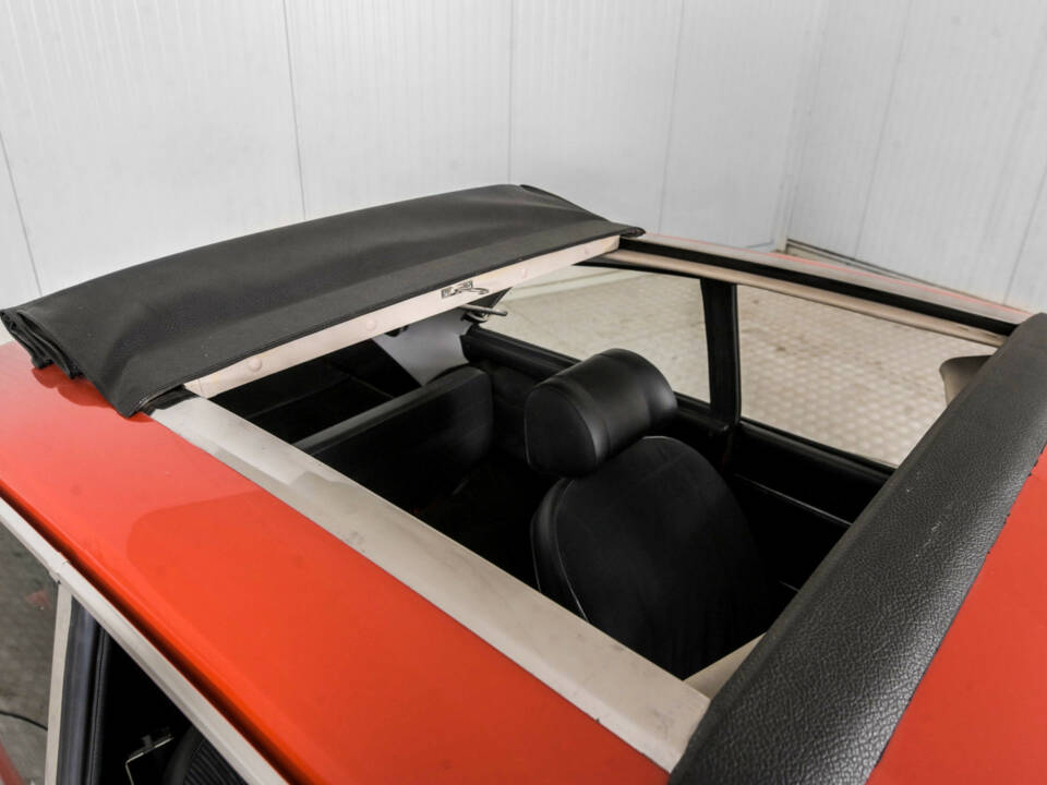 Imagen 42/50 de MG MGB GT (1975)