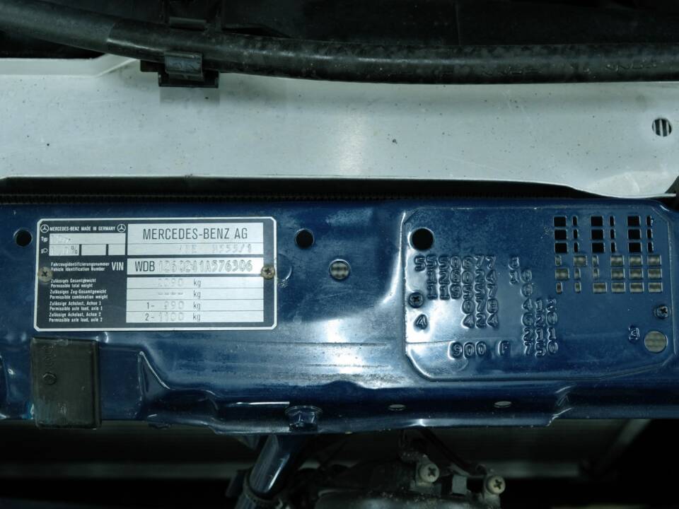 Bild 13/50 von Mercedes-Benz 300 SE (1990)