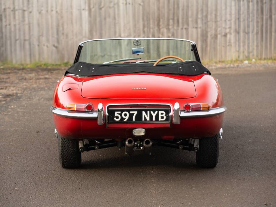 Image 7/50 of Jaguar E-Type 3.8 Flat Floor (1961)