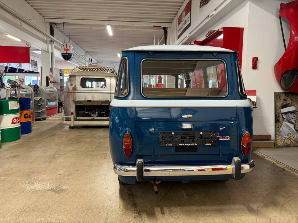 Image 23/23 of FIAT 850 Familiare (1966)
