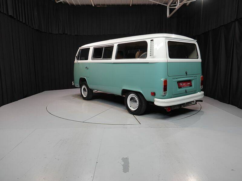 Bild 4/15 von Volkswagen T2b Kleinbus (1978)