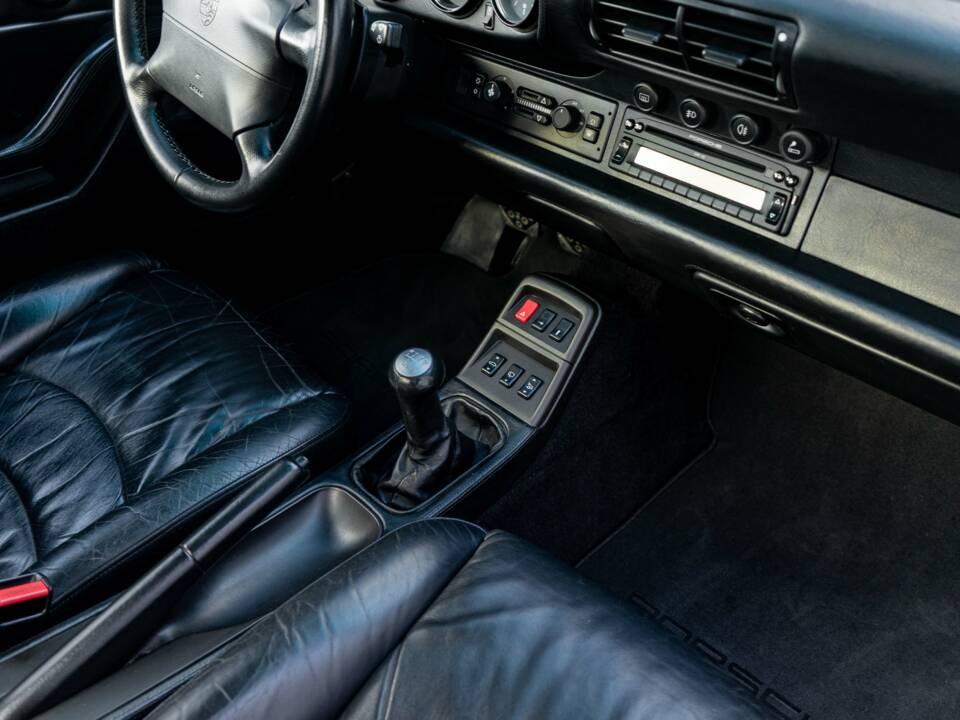Bild 23/33 von Porsche 911 Carrera 4S (1996)