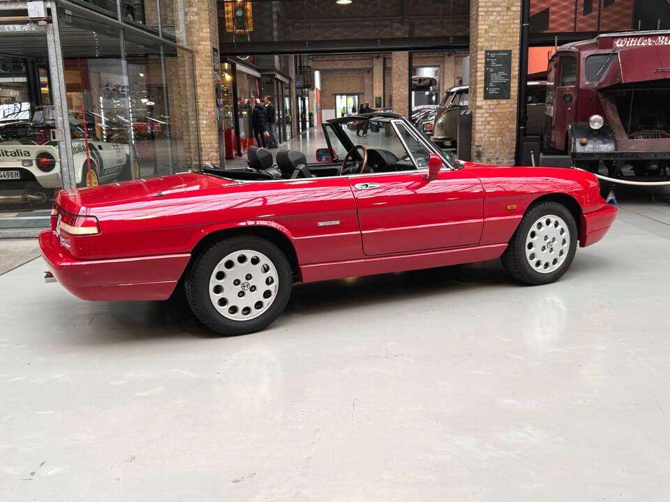 Image 3/27 of Alfa Romeo 2.0 Spider (1992)