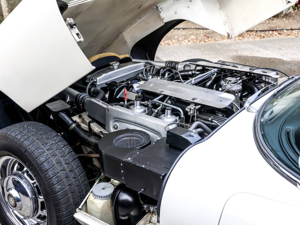 Bild 32/41 von Jaguar E-Type V12 (1972)