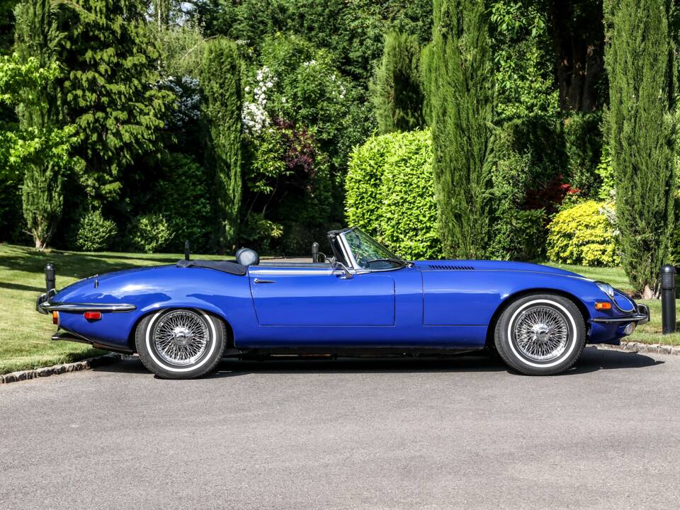 Image 2/43 de Jaguar Type E V12 (1974)