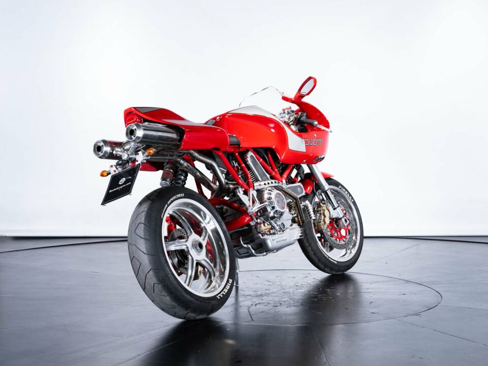 Immagine 4/50 di Ducati DUMMY (2003)