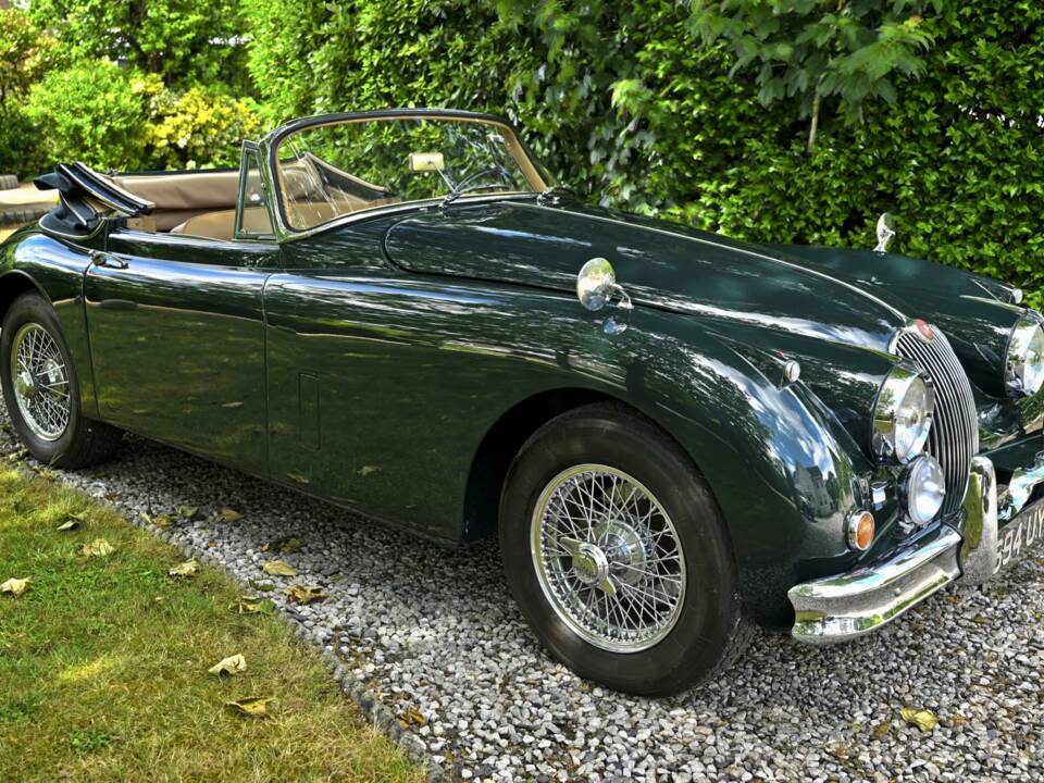 Immagine 3/50 di Jaguar XK 150 3.8 S DHC (1960)