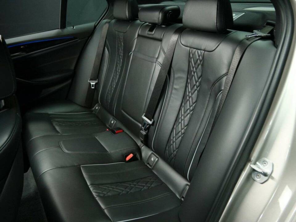 Image 25/50 of ALPINA B5 Biturbo AWD (2017)