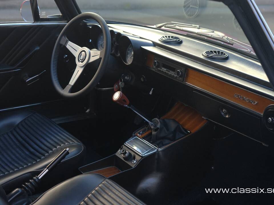 Bild 3/21 von Alfa Romeo 2000 GT Veloce (1974)