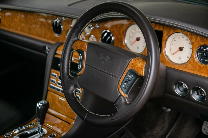 Bild 35/50 von Bentley Arnage T (2009)