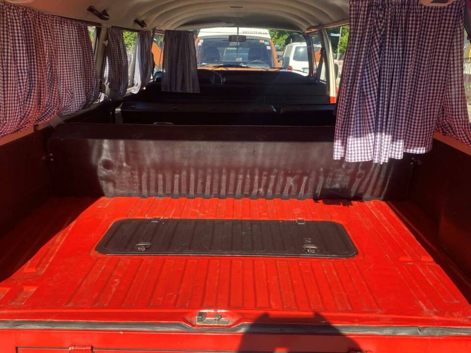 Bild 5/17 von Volkswagen T2b Kleinbus (1974)