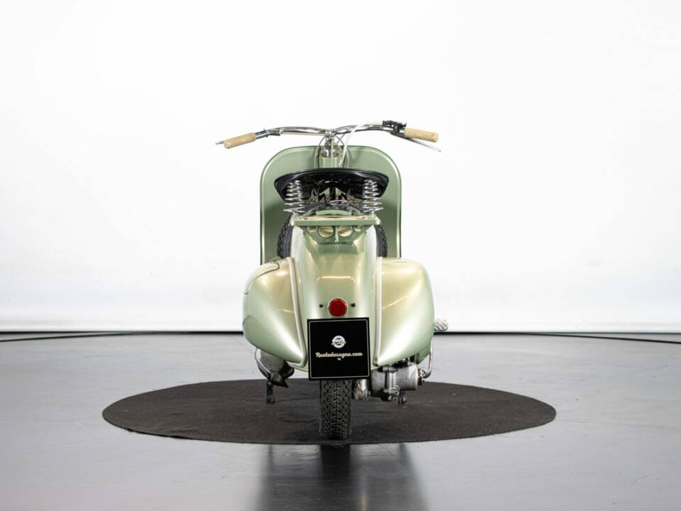 Immagine 3/50 di Piaggio Vespa 125 (1950)