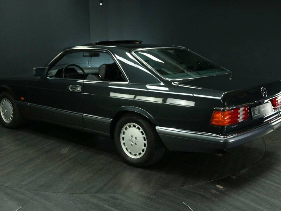 Immagine 6/50 di Mercedes-Benz 560 SEC (1990)