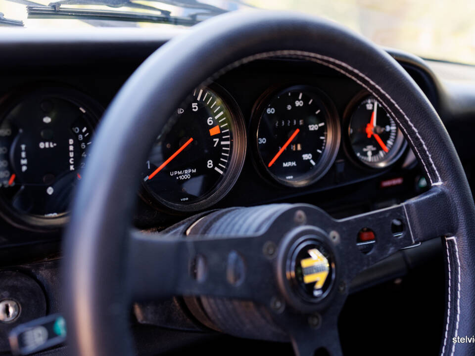 Image 34/42 de Porsche 911 2.7 (1974)