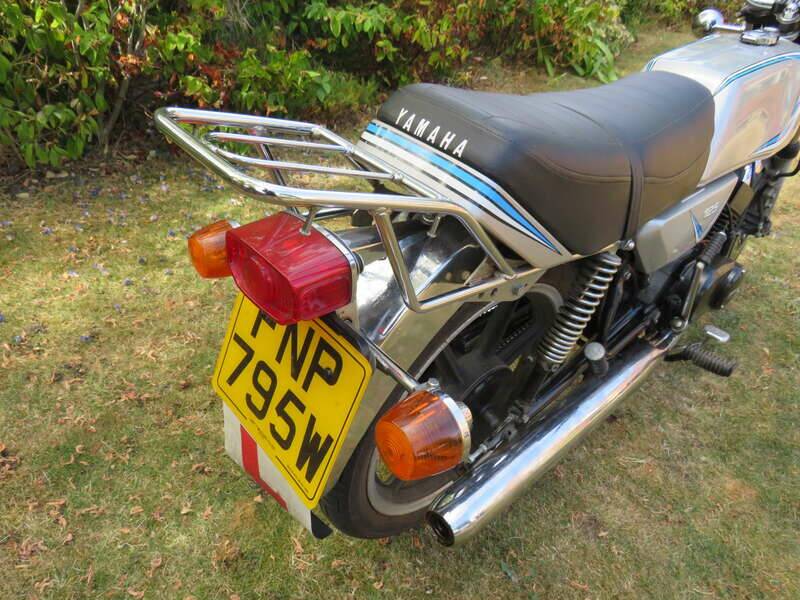 Image 34/36 of Yamaha RD 125 DX (1981)