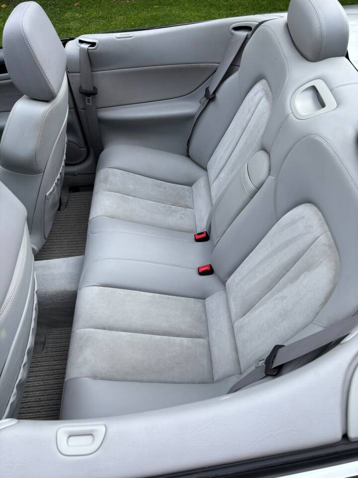 Image 2/23 of Mercedes-Benz CLK 200 Kompressor (2002)