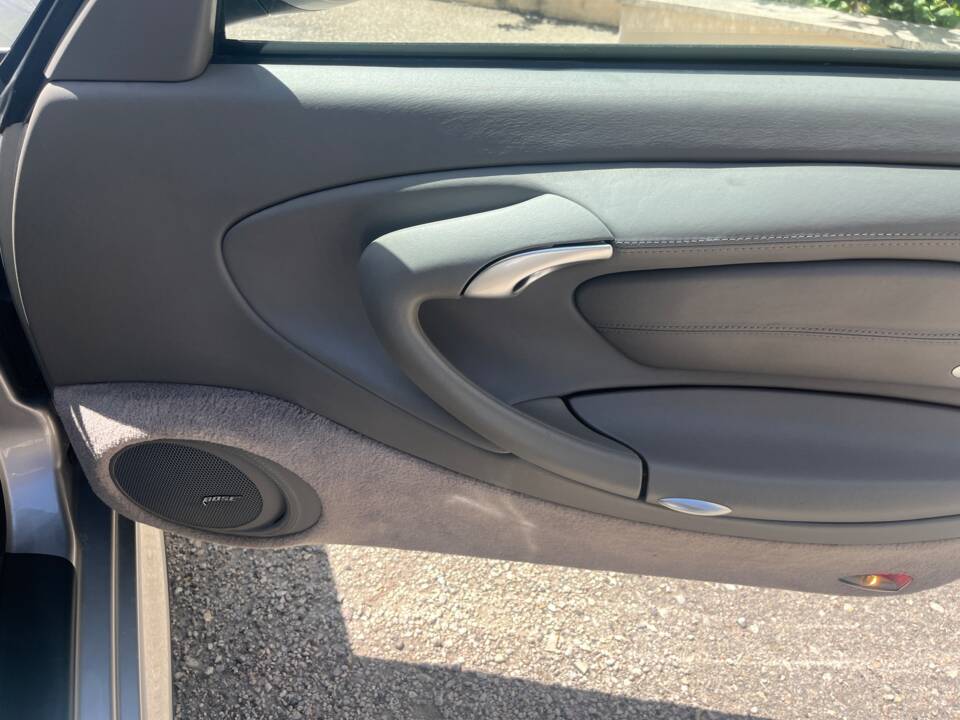 Image 25/39 of Porsche 911 Carrera 4S (2002)