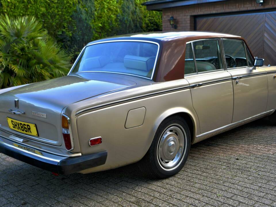 Image 11/50 of Rolls-Royce Silver Shadow II (1977)