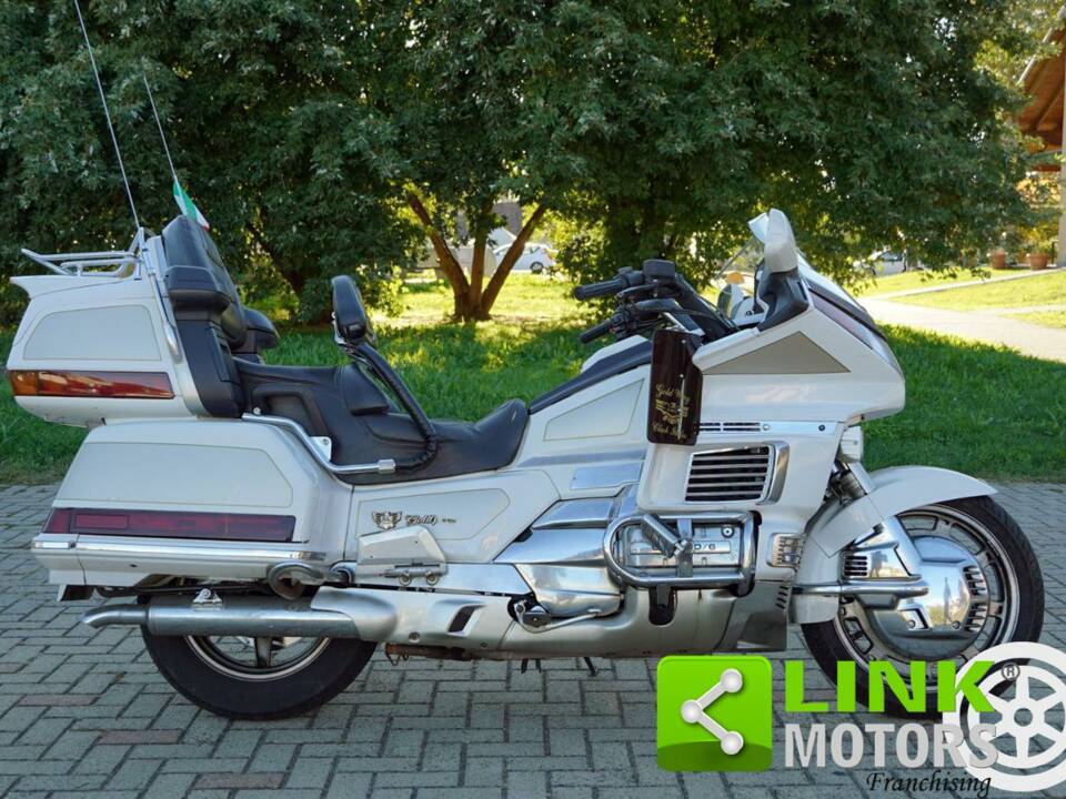 Image 2/10 of Honda DUMMY (1988)