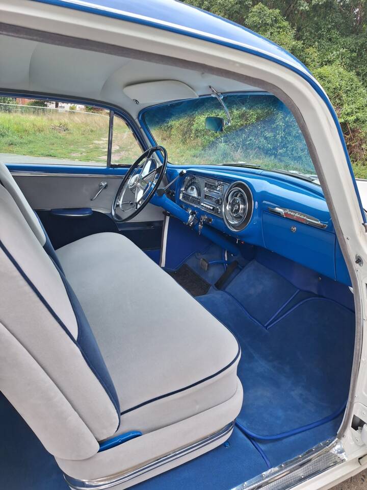 Image 9/17 of Pontiac Chieftain (1953)