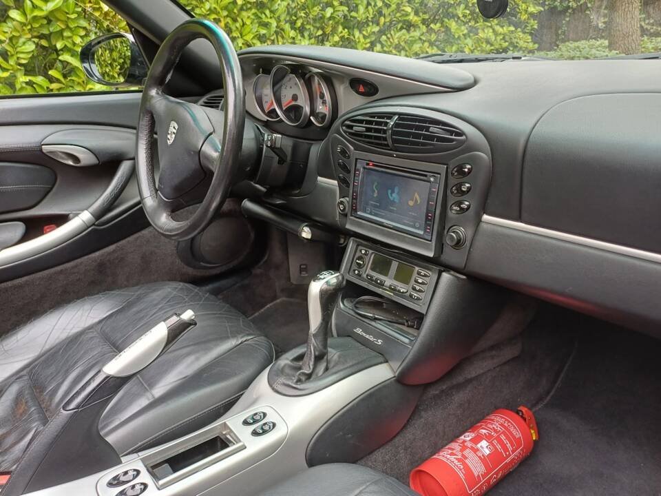 Image 71/82 of Porsche Boxster S (2000)