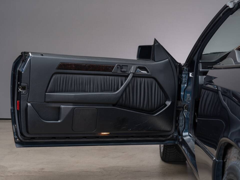 Image 13/28 of Mercedes-Benz E 320 &quot;Final Edition&quot; (1997)