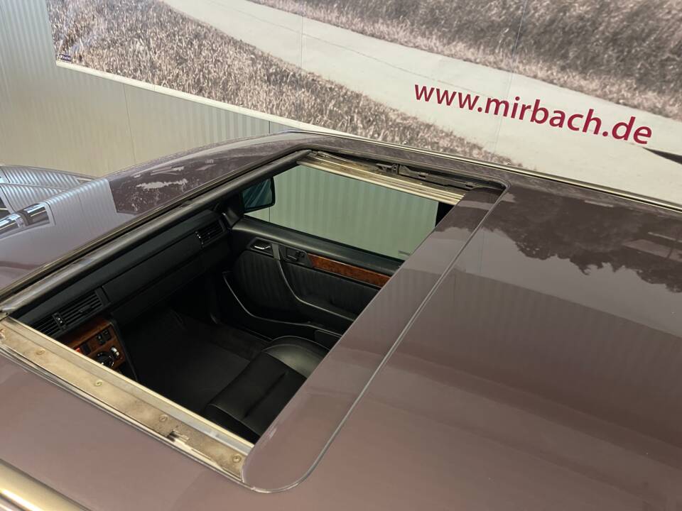 Image 10/19 de Mercedes-Benz 500 E (1992)