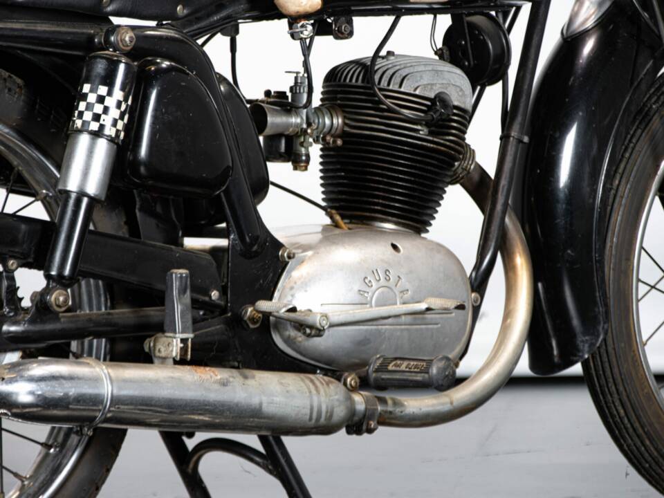 Image 9/50 de MV Agusta 125 TR (1958)