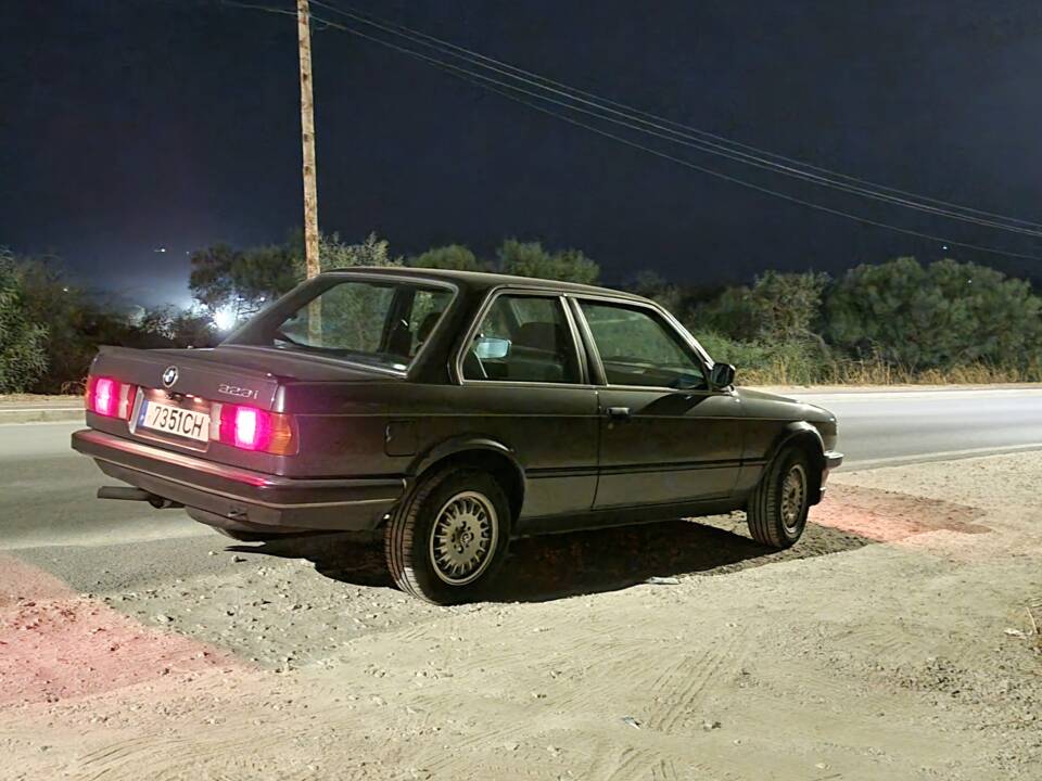 Image 12/100 of BMW 323i (1984)