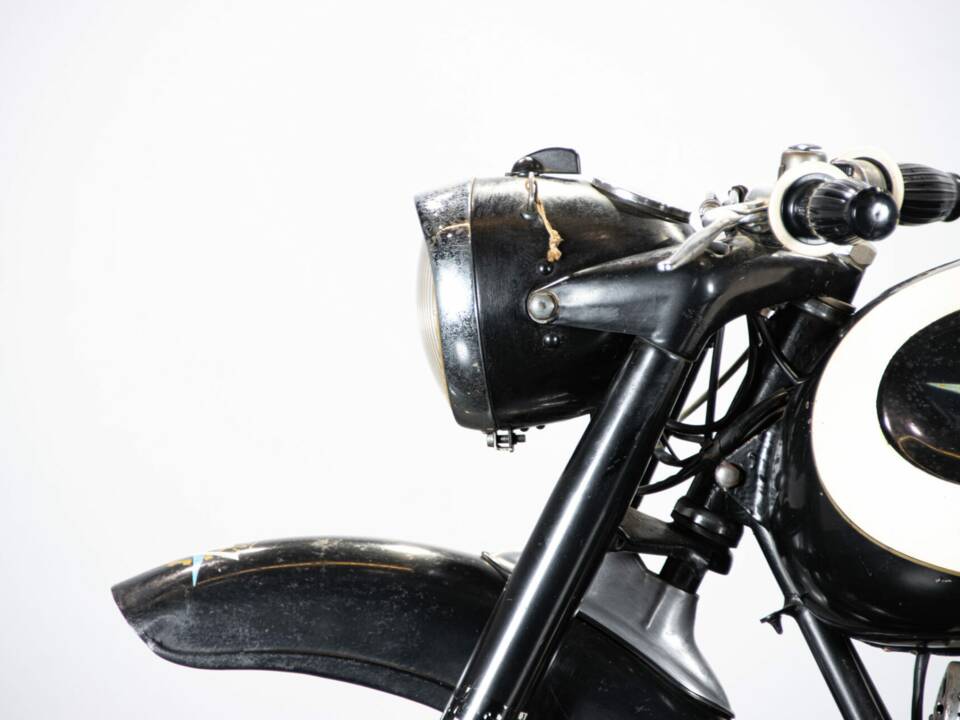 Immagine 26/50 di MV Agusta 125 TR (1958)